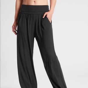 Athleta Large petite studio wide leg pant
